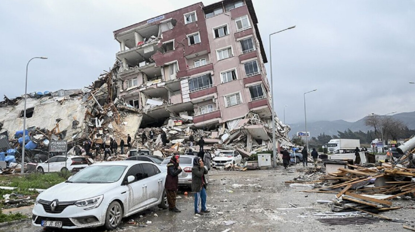 Из-за землетрясения в Турции погибла семья из Запорожья, - МИД