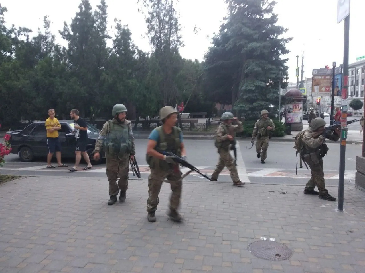 "вагнеры" захватили штаб Южного военного округа, МВД и ФСБ