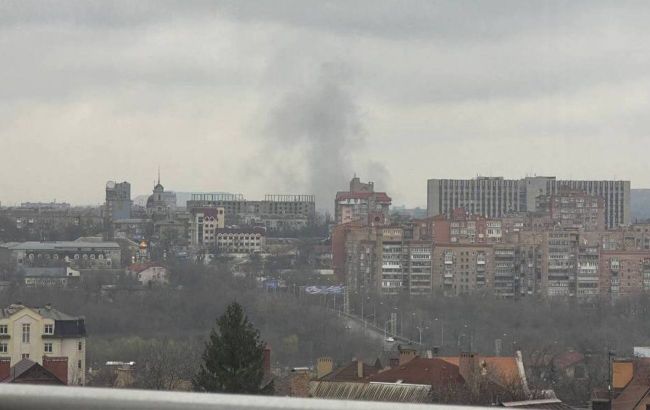 В Донецке сообщили о сильном "прилете", над городом клуб дыма