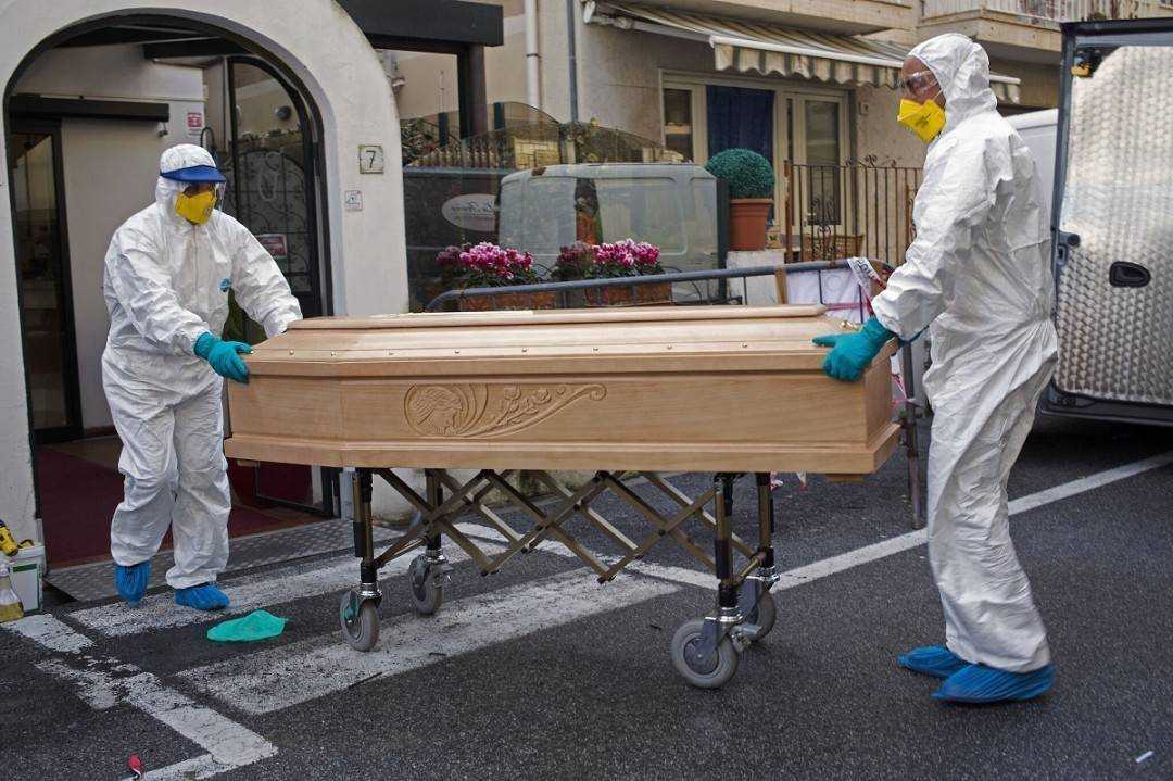 В Испании количество жертв от коронавируса в сутки снова превысило 800 человек