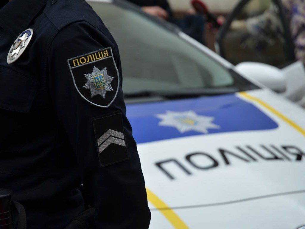 В Киеве мужчина напал на женщину с ножом