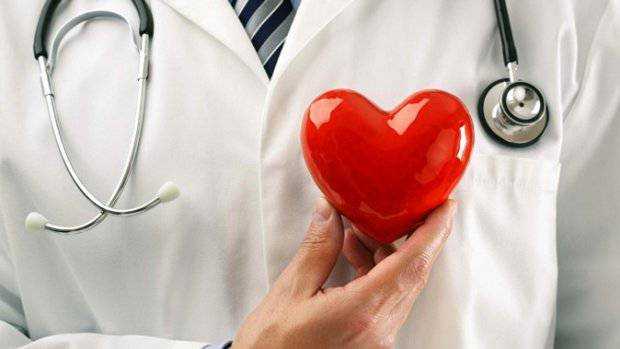 Медики объяснили, как обезопасить сердце в летнюю жару