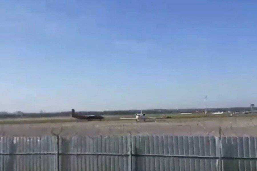 В аэропорт "Киев" прибыли два украинских военных самолета - СМИ