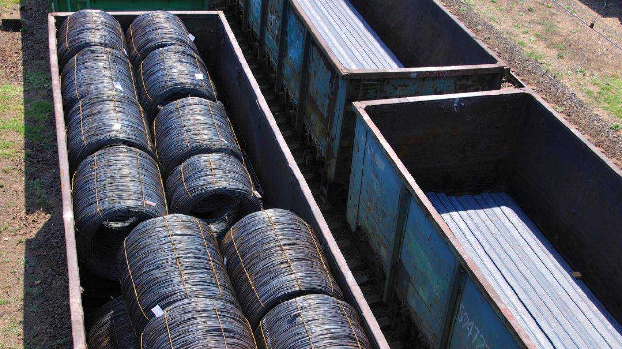 Блокада Чорного моря скоротила експорт сталі з України на 77%