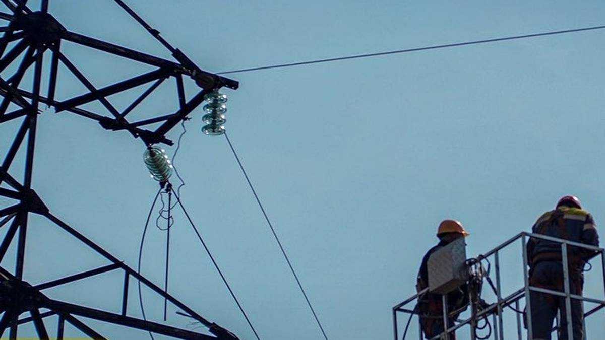 Енергетики зіткнулися зі складнощами: у ДТЕК  розповіли про відновлення енергооб'єктів після ударів рф